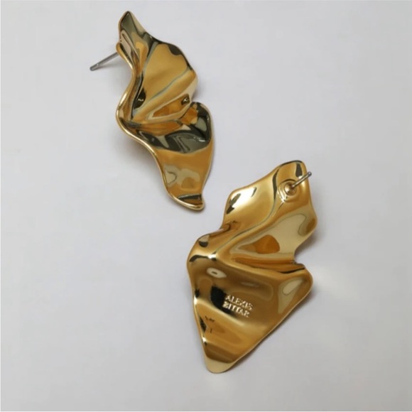 ALEXIS BITTAR • Gold Crumpled Metal Post Earrings - Picture 5 of 16